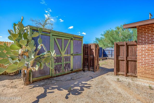 6060 E 2nd Street, Tucson, AZ 85711