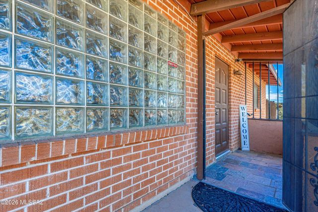 6060 E 2nd Street, Tucson, AZ 85711