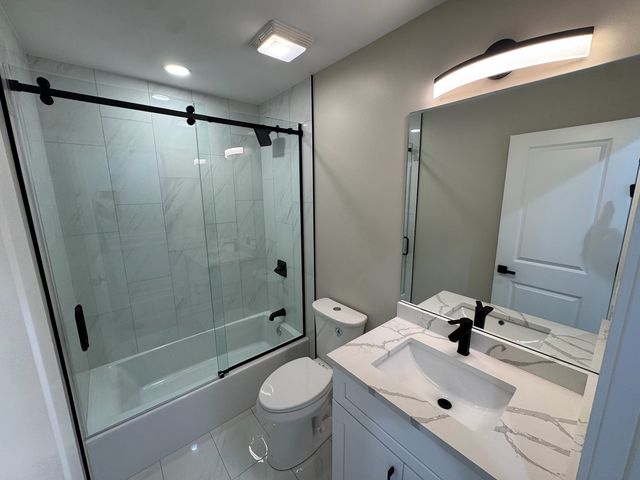 4951 W 86th Street, Burbank, IL 60459