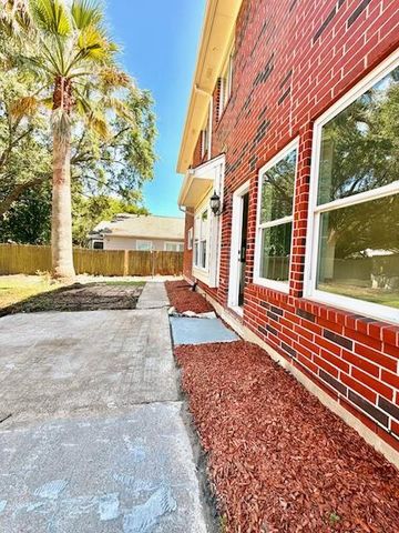 2859 Crest Park Drive, Houston, TX 77082