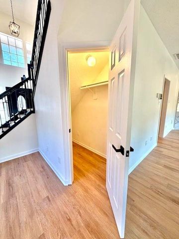 2859 Crest Park Drive, Houston, TX 77082