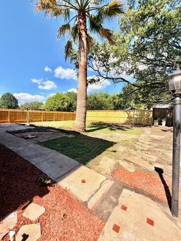 2859 Crest Park Drive, Houston, TX 77082