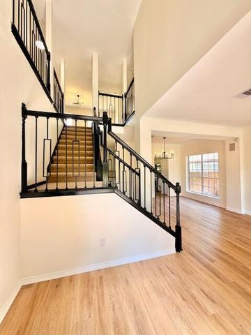 2859 Crest Park Drive, Houston, TX 77082