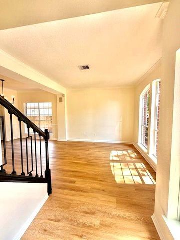 2859 Crest Park Drive, Houston, TX 77082