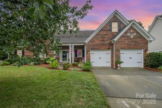 6219 Breckfield Court, Charlotte, NC 28278