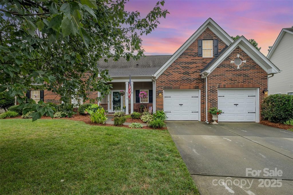 6219 Breckfield Court, Charlotte, NC 28278