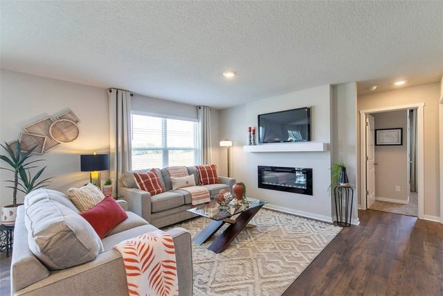 929 8th Street NW, Bondurant, IA 50035