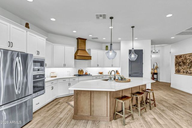 21358 W HILLCREST Boulevard, Buckeye, AZ 85396