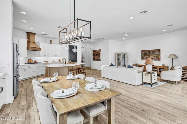 21358 W HILLCREST Boulevard, Buckeye, AZ 85396