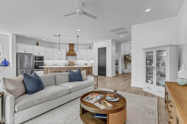21358 W HILLCREST Boulevard, Buckeye, AZ 85396