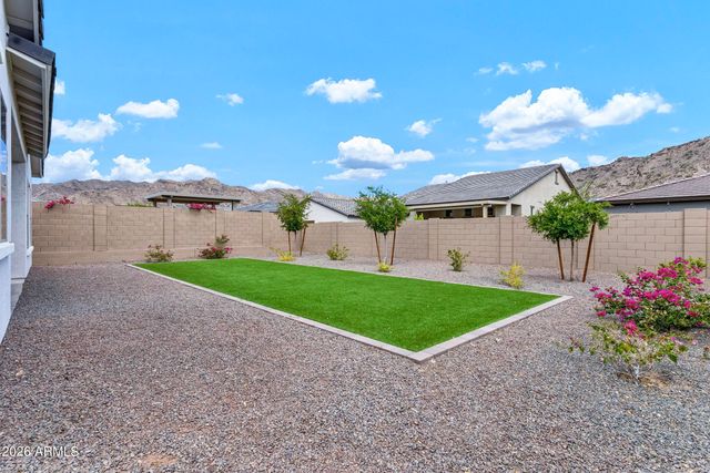 21358 W HILLCREST Boulevard, Buckeye, AZ 85396