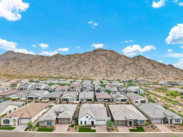 21358 W HILLCREST Boulevard, Buckeye, AZ 85396