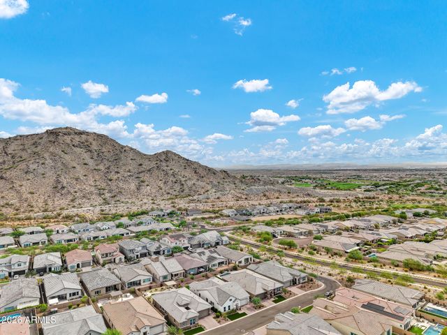 21358 W HILLCREST Boulevard, Buckeye, AZ 85396