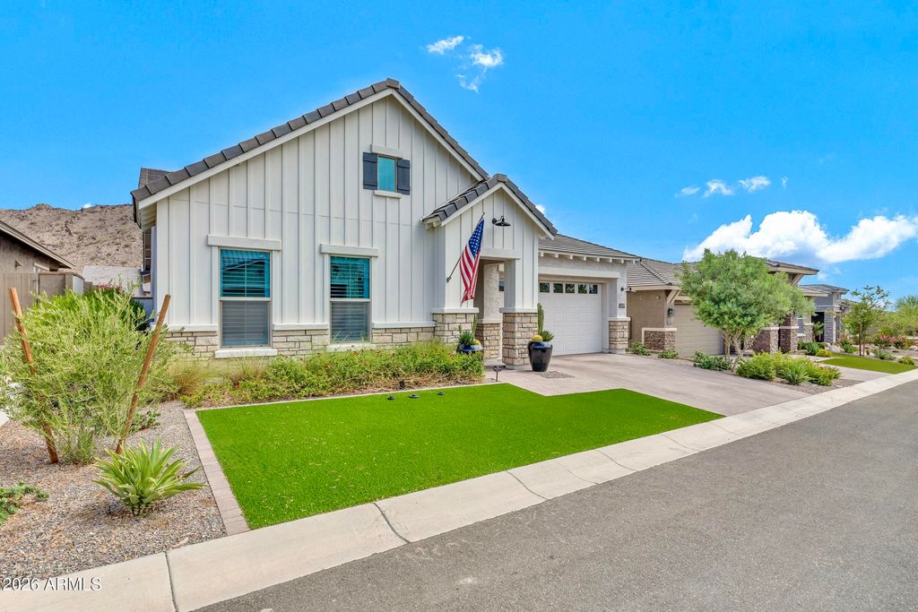 21358 W HILLCREST Boulevard, Buckeye, AZ 85396 — photo 4