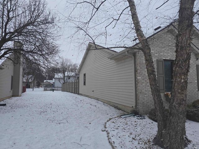9404 Black Diamond Place, Fort Wayne, IN 46835