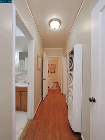 2555 Barrett Ave, Richmond, CA 94804