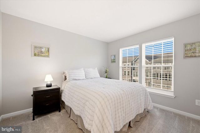 8193 MAUDE LN, Manassas, VA 20110