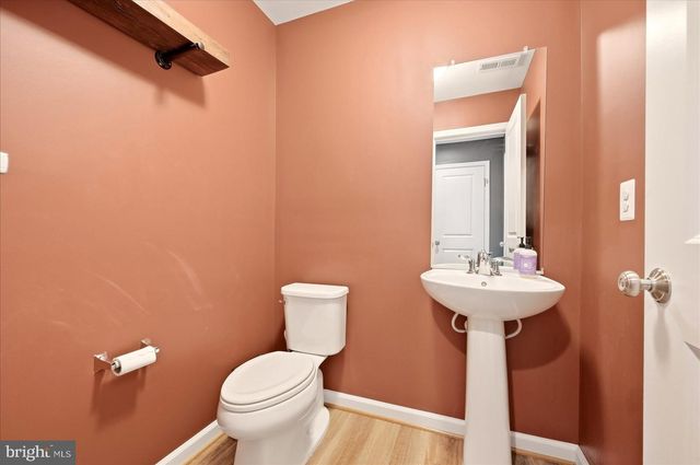 8193 MAUDE LN, Manassas, VA 20110