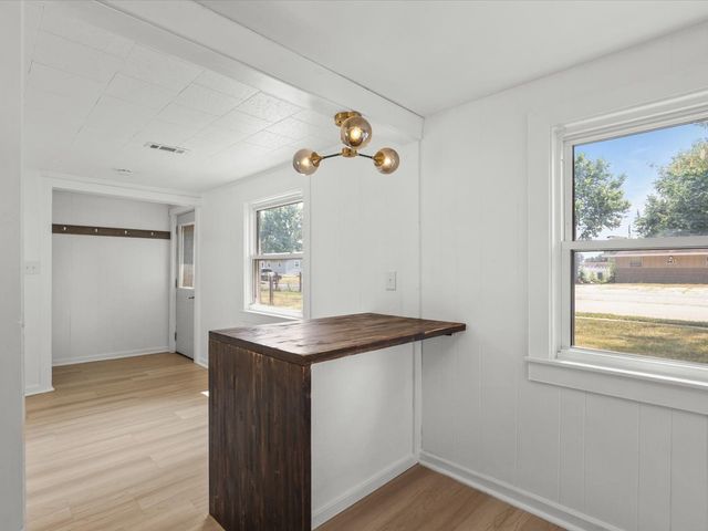 944 Kingsley Drive, Machesney Park, IL 61115