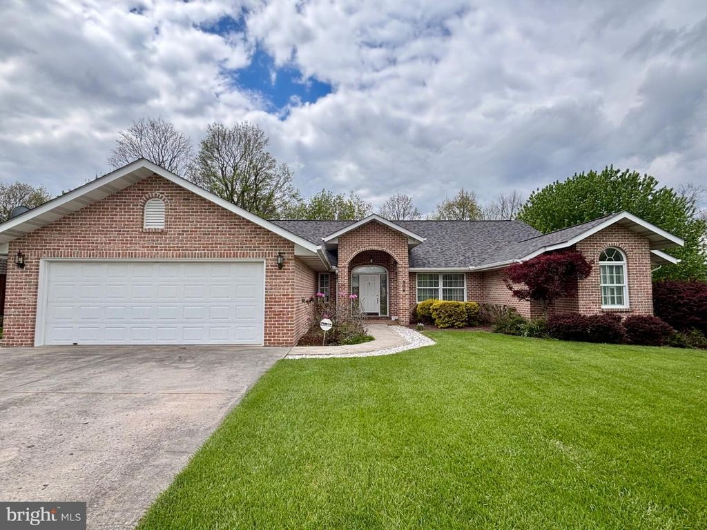 Image 1 of property listing at 209 JAMES CT, Frostburg, MD 21532