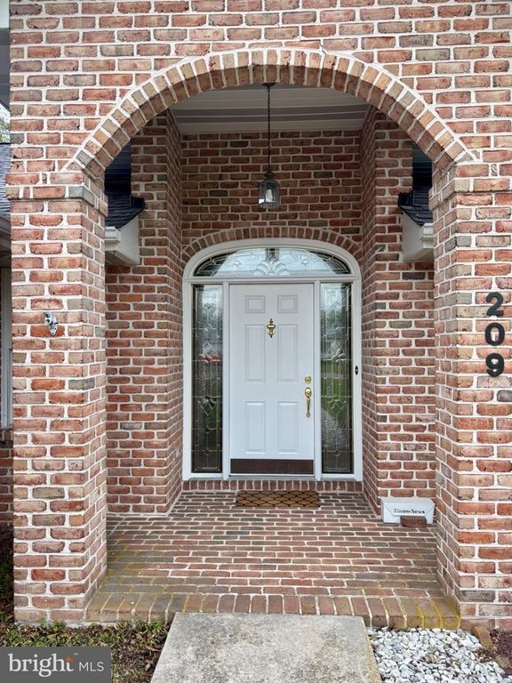 Image 3 of property listing at 209 JAMES CT, Frostburg, MD 21532