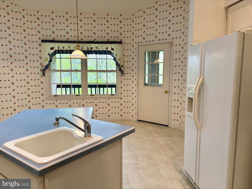 Image 23 of property listing at 209 JAMES CT, Frostburg, MD 21532