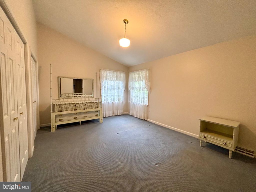 Image 27 of property listing at 209 JAMES CT, Frostburg, MD 21532