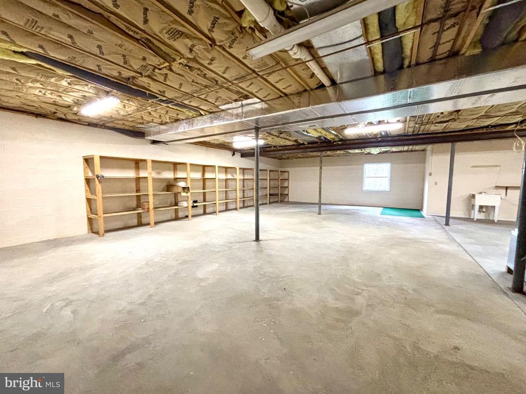 Image 39 of property listing at 209 JAMES CT, Frostburg, MD 21532
