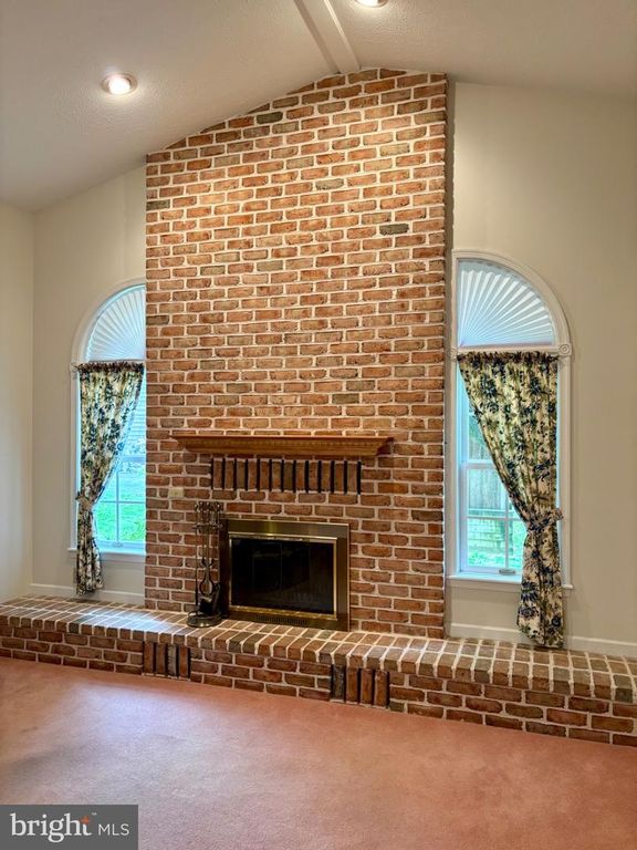 Image 5 of property listing at 209 JAMES CT, Frostburg, MD 21532