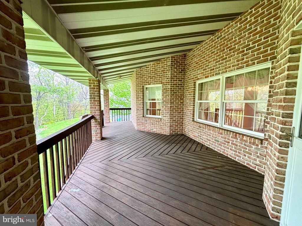 Image 44 of property listing at 209 JAMES CT, Frostburg, MD 21532