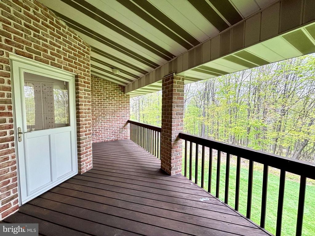Image 45 of property listing at 209 JAMES CT, Frostburg, MD 21532