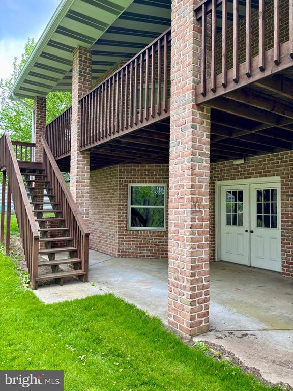 Image 48 of property listing at 209 JAMES CT, Frostburg, MD 21532