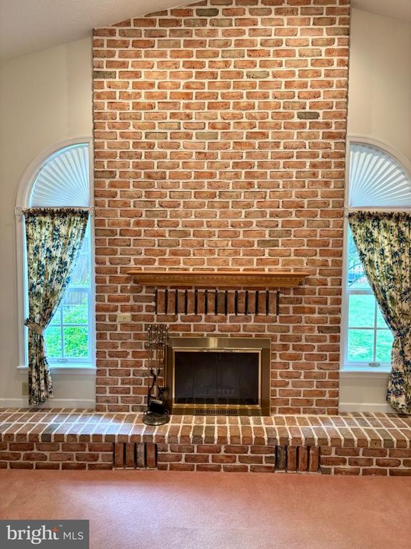 Image 6 of property listing at 209 JAMES CT, Frostburg, MD 21532