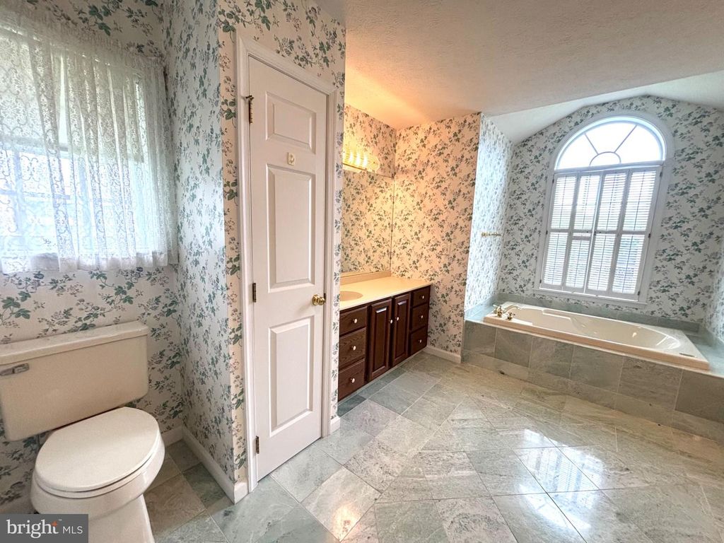 Image 9 of property listing at 209 JAMES CT, Frostburg, MD 21532