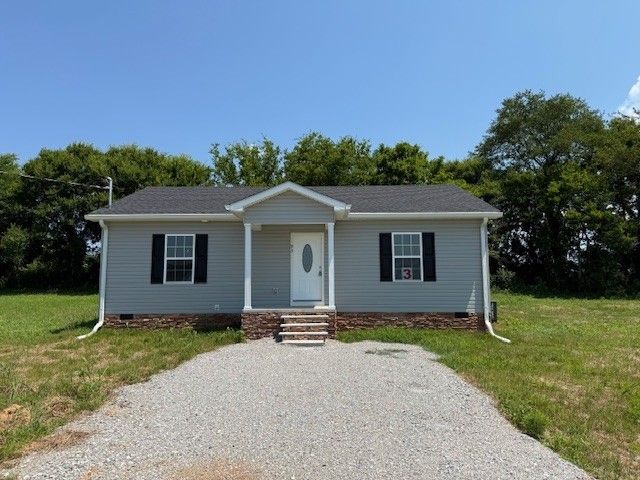 93 Hesselly Rd, Decherd, TN 37324