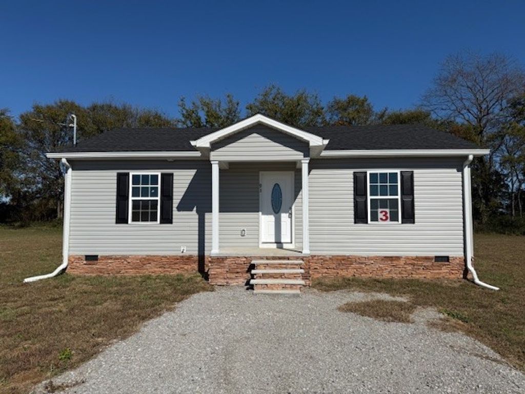 93 Hesselly Rd, Decherd, TN 37324
