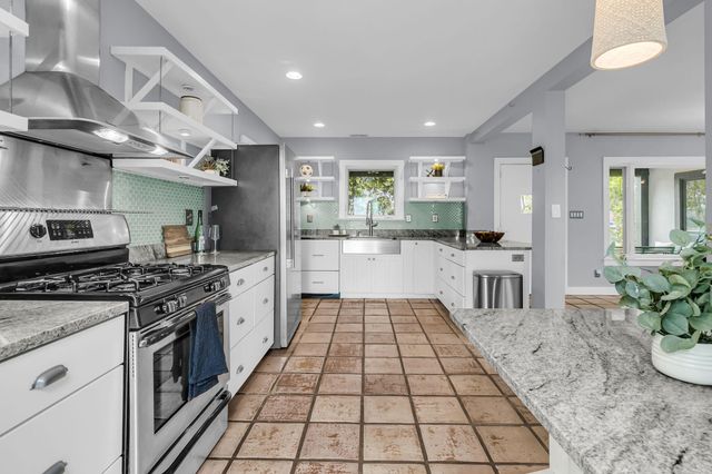 706 Arcadian Way, Charleston, SC 29407