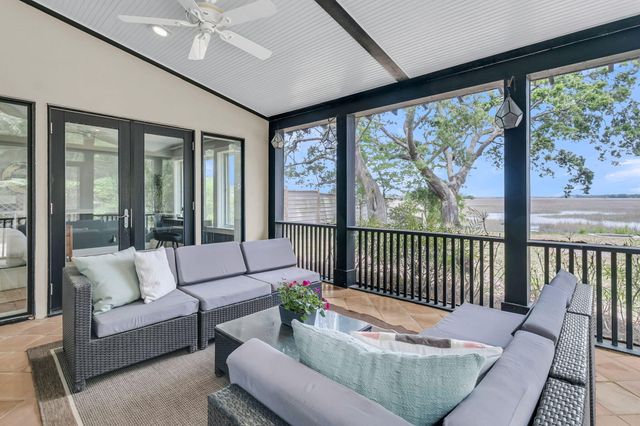 706 Arcadian Way, Charleston, SC 29407