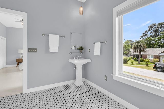 706 Arcadian Way, Charleston, SC 29407