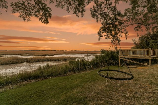 706 Arcadian Way, Charleston, SC 29407