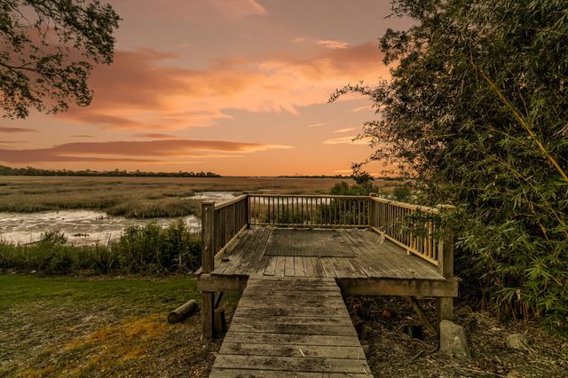 706 Arcadian Way, Charleston, SC 29407