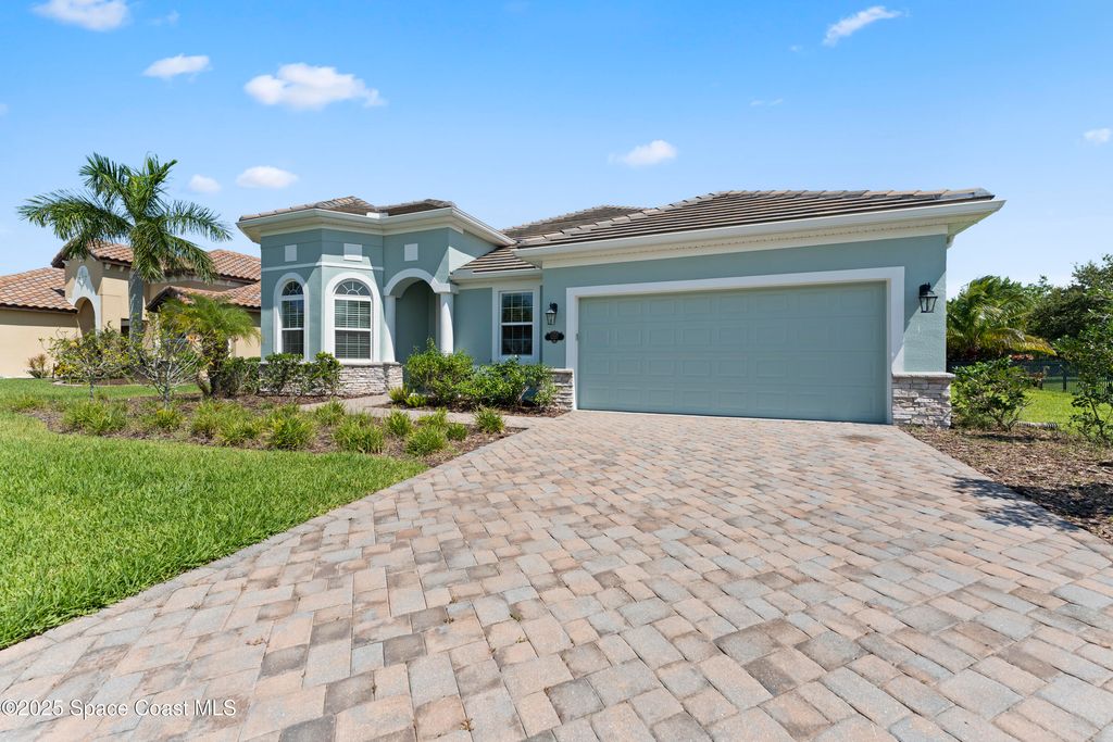 5237 Kirkwall Circle, Melbourne, FL 32940