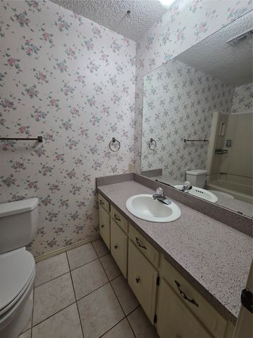 107 Bluebonnet Trail, Keene, TX 76059