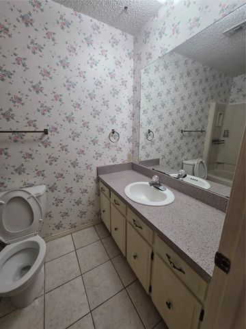 107 Bluebonnet Trail, Keene, TX 76059