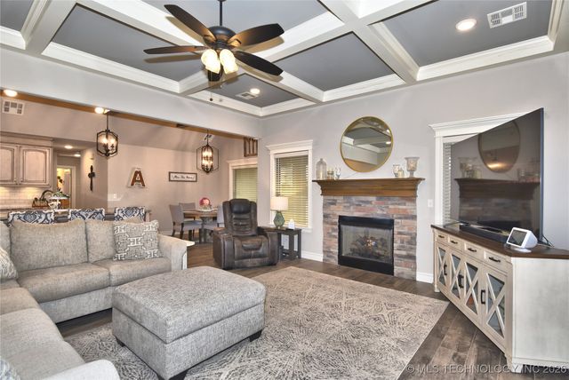 12713 N 42nd East Avenue, Skiatook, OK 74070