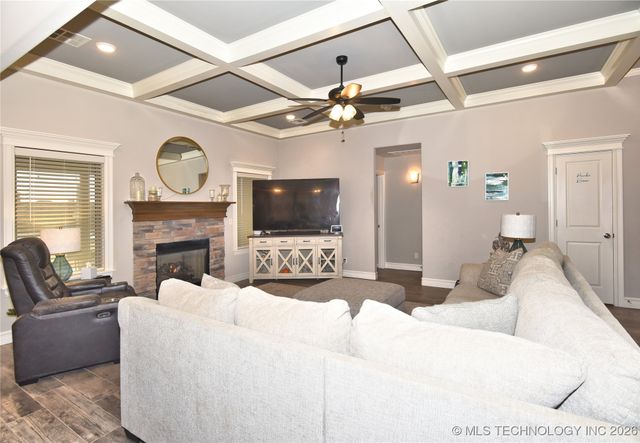 12713 N 42nd East Avenue, Skiatook, OK 74070