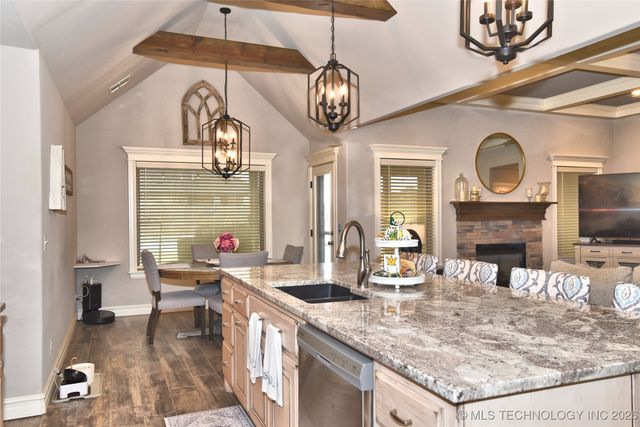 12713 N 42nd East Avenue, Skiatook, OK 74070