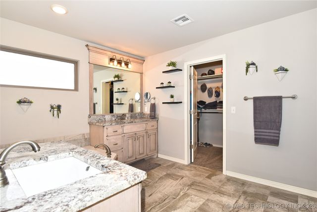 12713 N 42nd East Avenue, Skiatook, OK 74070