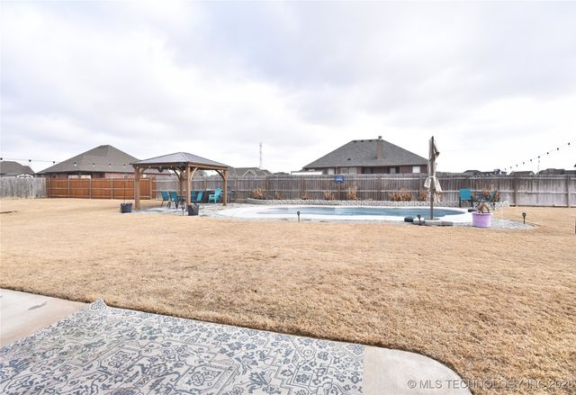 12713 N 42nd East Avenue, Skiatook, OK 74070