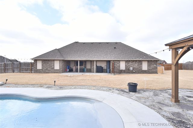 12713 N 42nd East Avenue, Skiatook, OK 74070